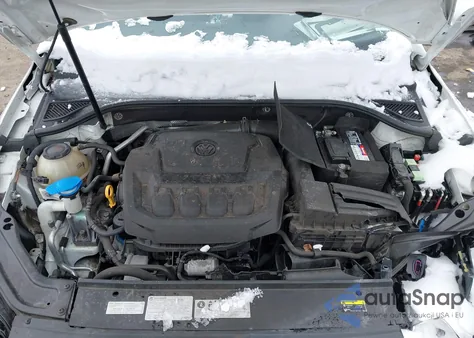 2018 Volkswagen Passat 2.0T R-Line/2.0T S from USA, damaged, VIN 1VWAA7A30JC016909